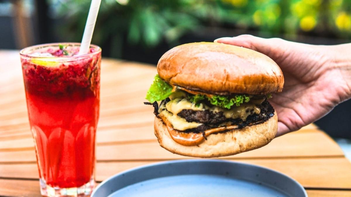 Bengaluru’s Popular Smash Burger Brand Goes Global With 1st Singapore Outlet