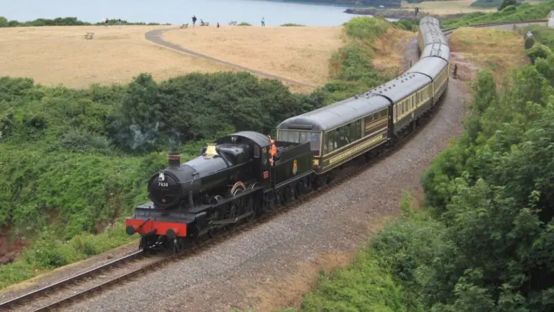 Poland’s Granny Is A 63-Year-Old Electric Train Returning To The Tracks