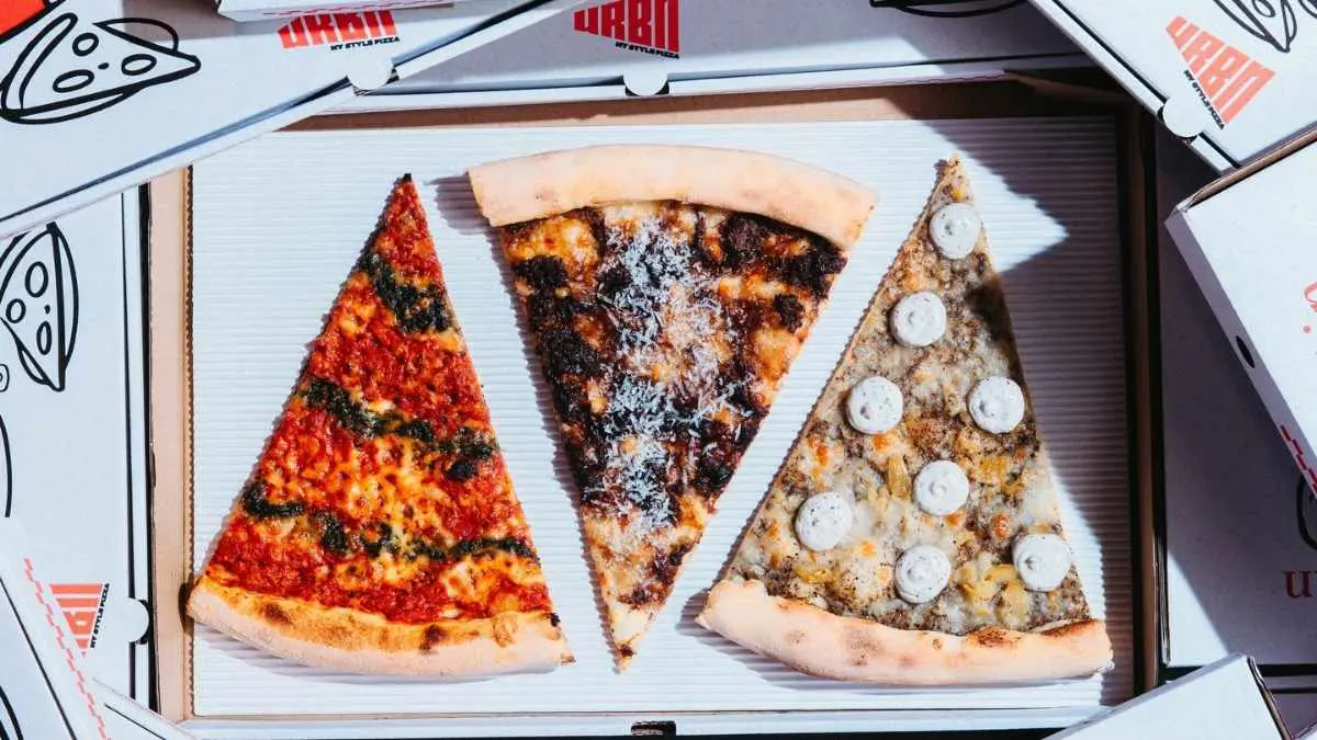 A Newbie Restaurant Serves New York-Style By-The-Slice Pizzas HERE In Al Ain!