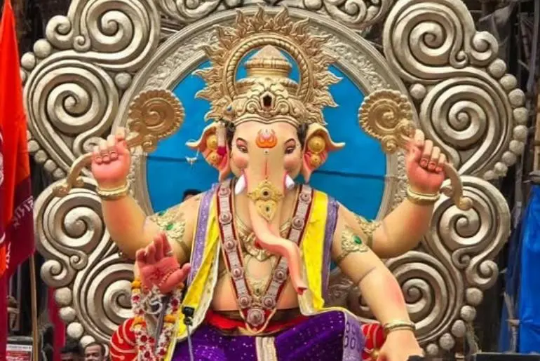 ganesh pandal mumbai