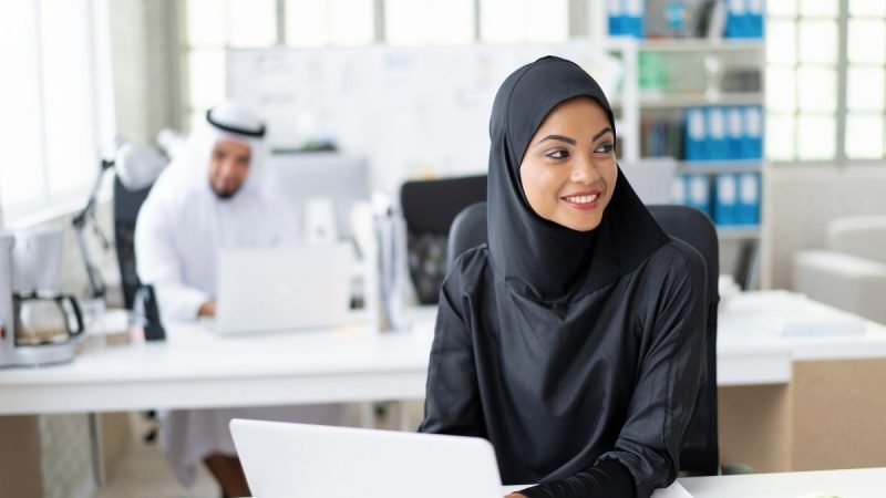 From Unpaid Gratuity To Fake Emiratisation, Here’s 11 Workplace Violations You Can Report In UAE