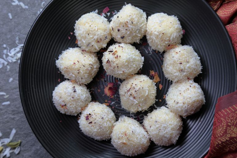 Coconut Ladoo