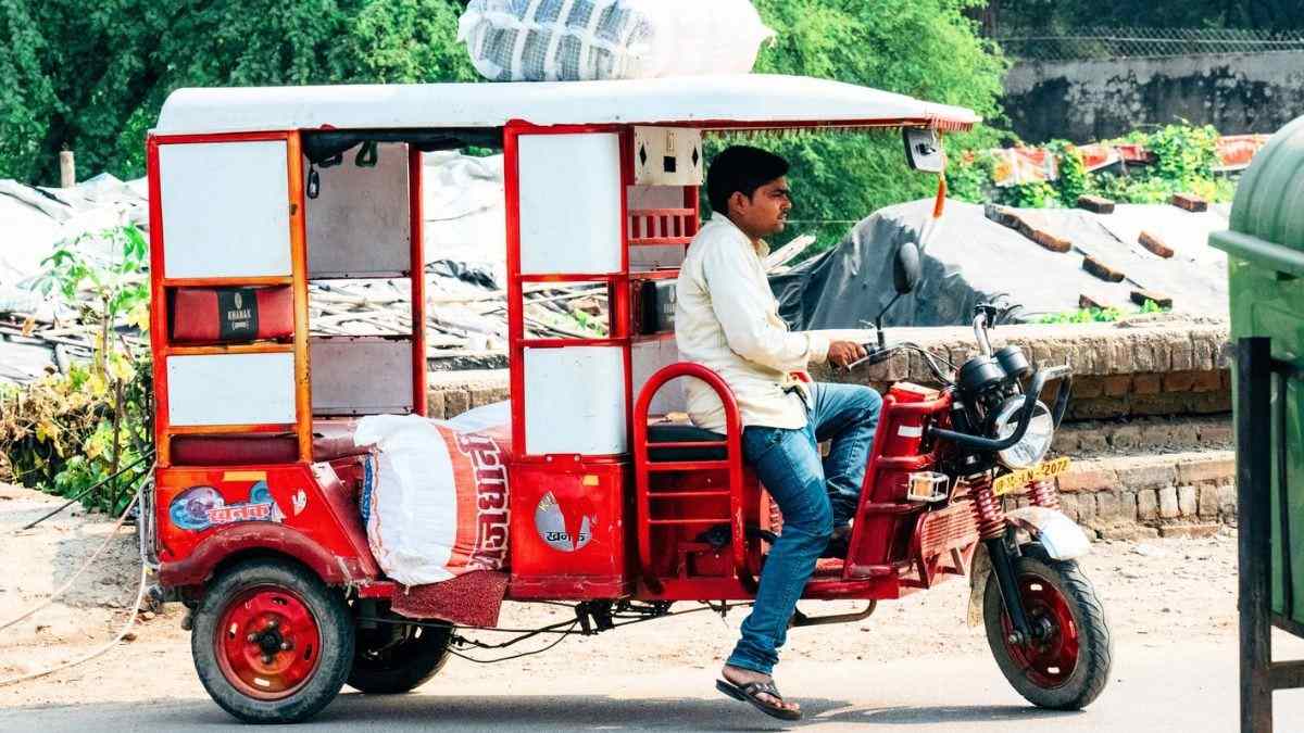 Delhi E-Rickshaw Rules: Why Passengers May Not Be Allowed To Sit Beside Drivers Anymore?