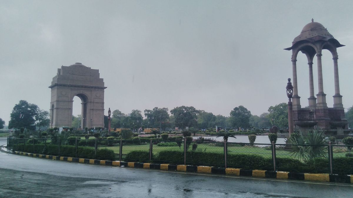 Heavy Rain Lashes Delhi-NCR, IMD Issues Red Alert As Waterlogging Hits Several Areas