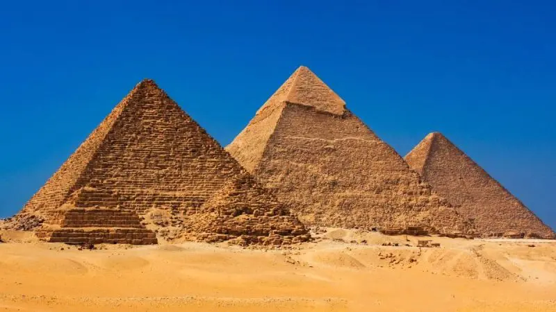 Planning To Visit Egypt’s Pyramids? WhatsApp AI Assistant Now Helps With Tickets, Transport & More