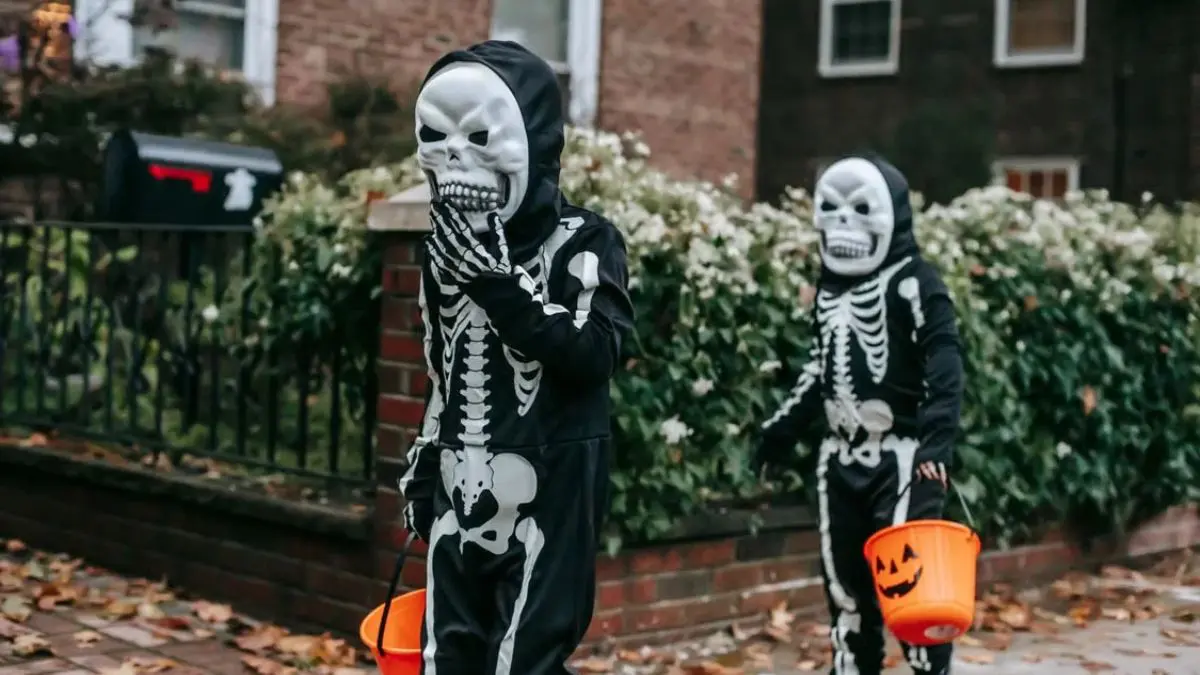 Why Do Kids Go Trick-Or-Treating On Halloween? The Fascinating History Behind The Tradition