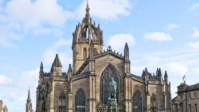After 900 Years, A Cathedral In Scotland Has Levied A Tourist Fee For Non-Scottish People