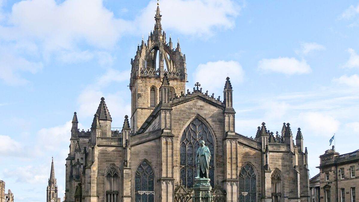 After 900 Years, A Cathedral In Scotland Has Levied A Tourist Fee For Non-Scottish People