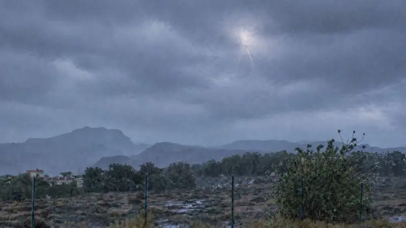 UAE Braces For Unsettled Weather As Ministry Warns Of Hail & Thunderstorms