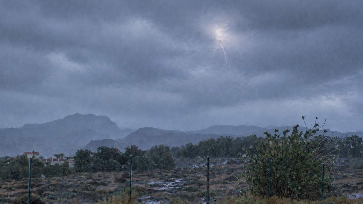UAE Braces For Unsettled Weather As Ministry Warns Of Hail & Thunderstorms