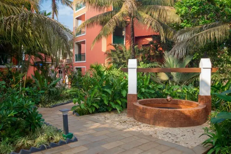 mandrem beach resort goa